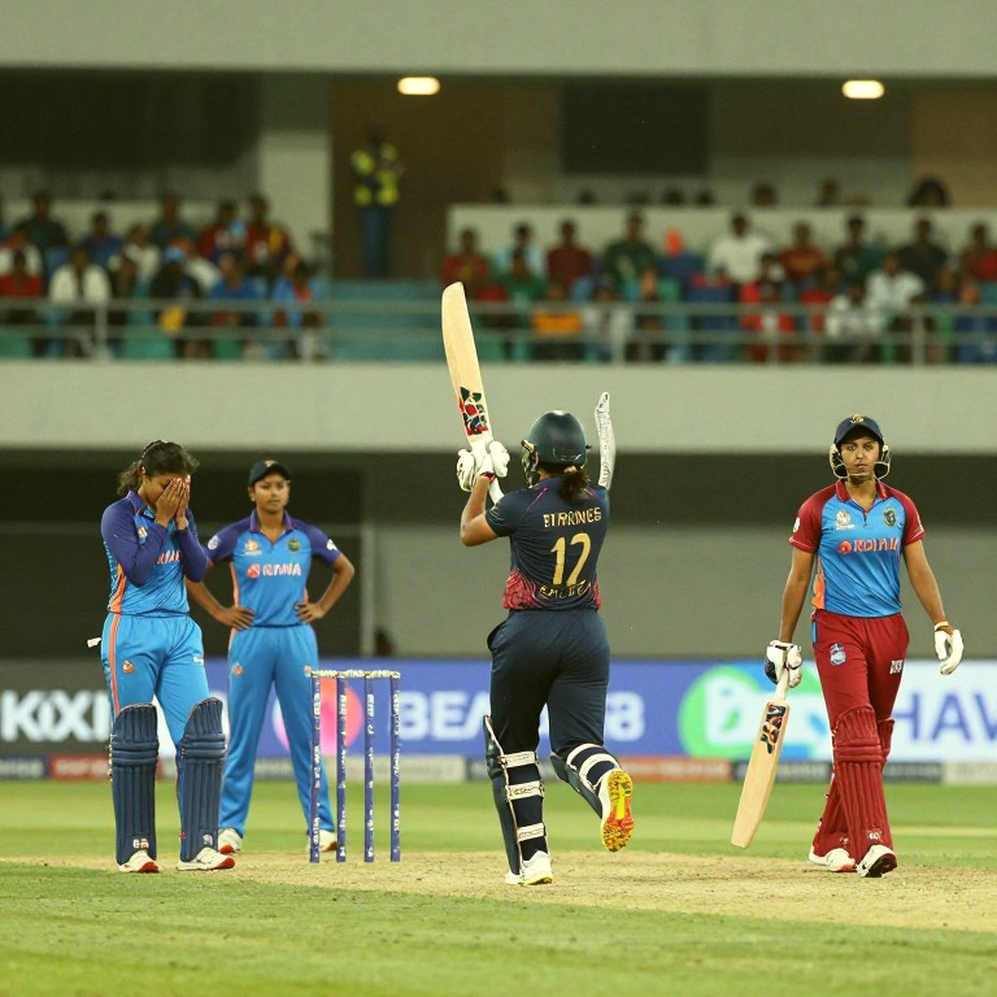 ছয় নম্বরে দাঁড়িয়ে ইতিহাস: ভাদোদরায় দীপ্তি শর্মার ৮৩ বলে শতক যে ফাঁকা আর্কাইভটা ভরাট করল